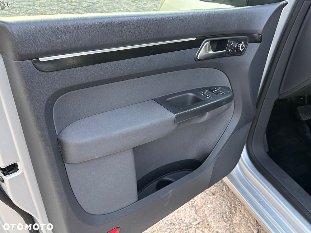 Volkswagen Touran 2.0 TDI DPF Highline DSG - 15