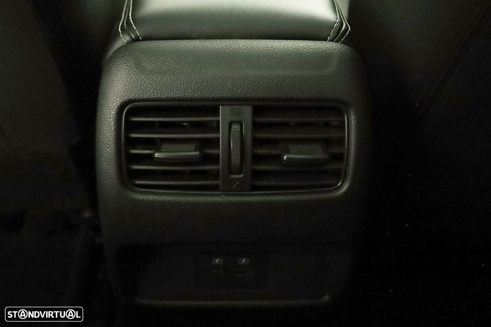 Nissan Qashqai 1.3 DIG-T N-Connecta LED Xtronic - 23