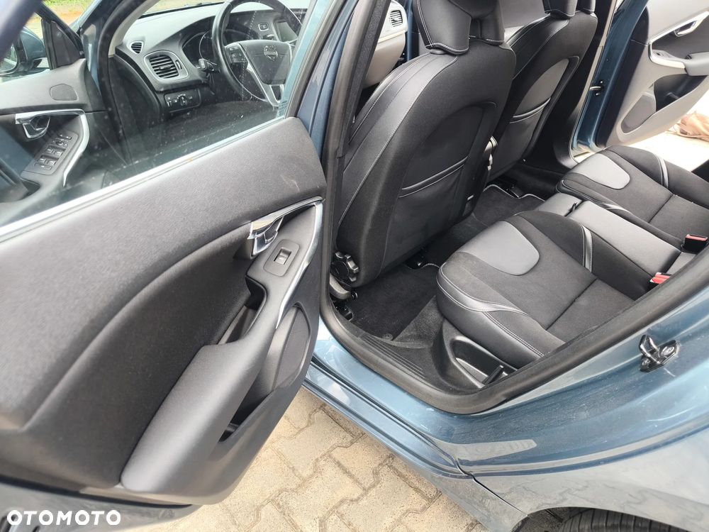Volvo V40 T3 Momentum - 11