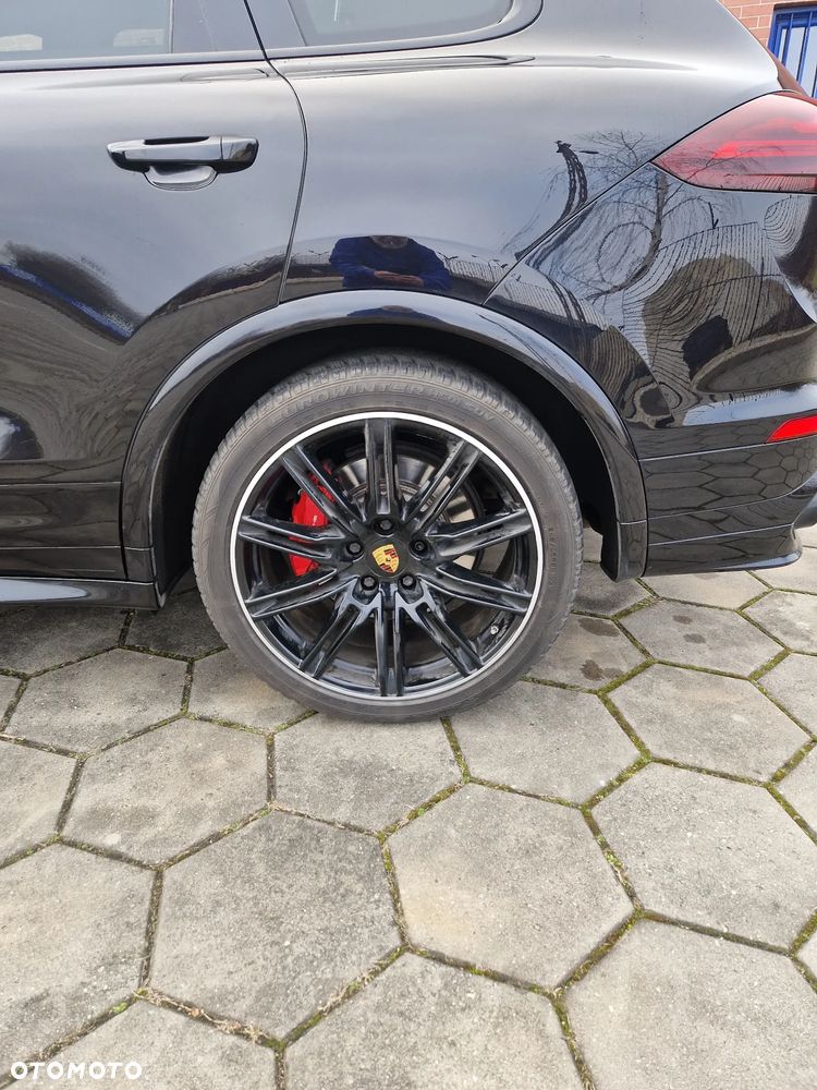 Porsche Cayenne - 24