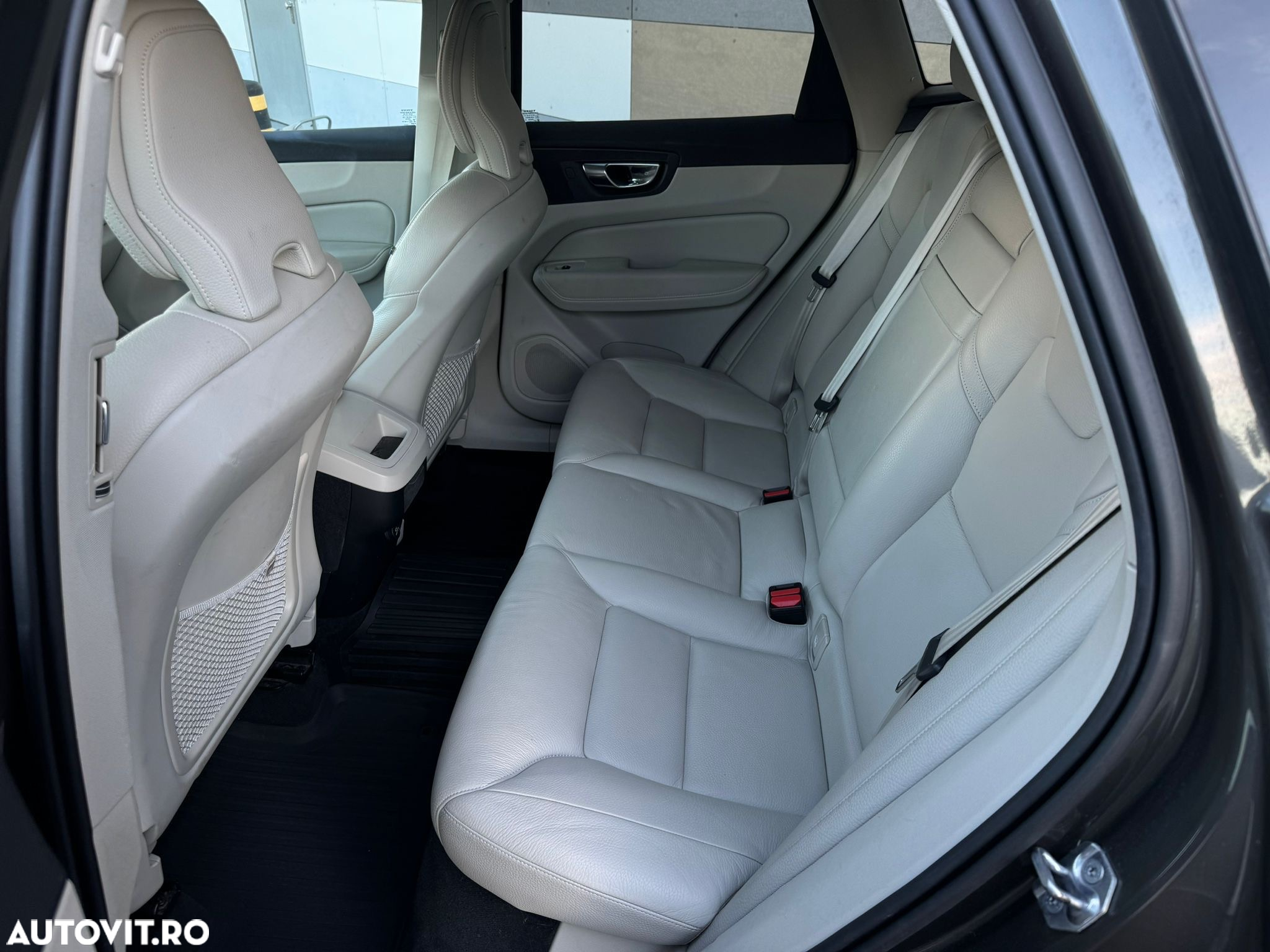 Volvo XC 60 B4 D Geartronic Momentum Pro - 16