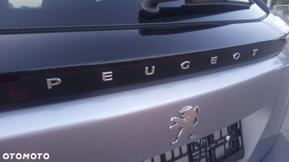 Peugeot 2008 1.5 BlueHDi Allure S&S EAT8 - 16