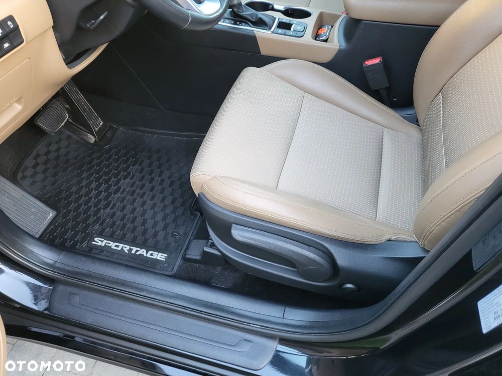 Kia Sportage 1.6 CRDI MHEV Black Edition 2WD DCT - 32