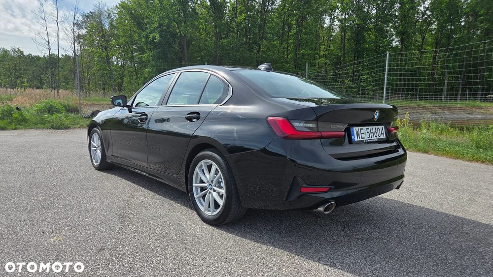 BMW Seria 3 330i - 13