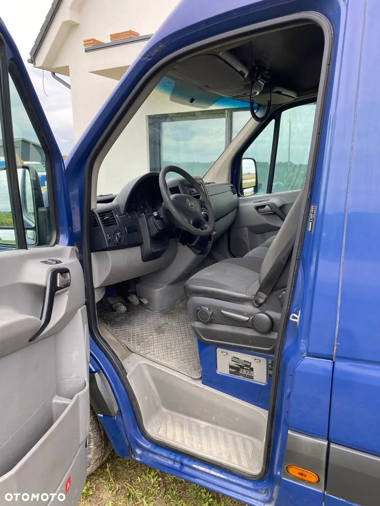 Mercedes-Benz Sprinter - 10