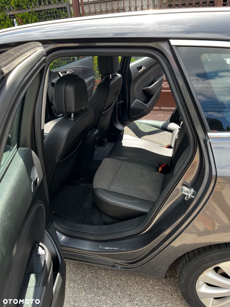 Opel Astra 1.4 T Cosmo - 10