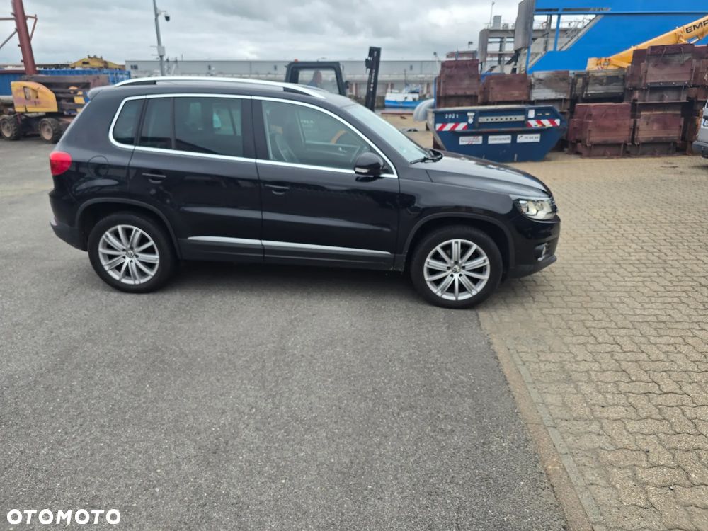 Volkswagen Tiguan 2.0 TDI DPF 4Motion BlueMotion Technology DSG Lounge Sport & Style - 2