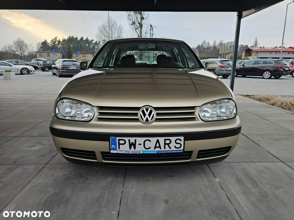 Volkswagen Golf - 5