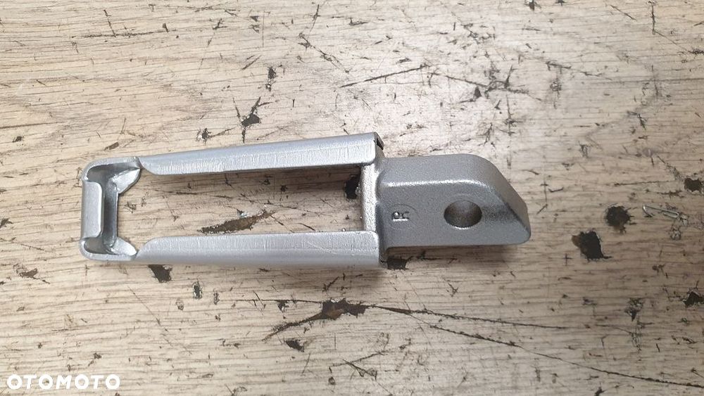 Oryginalny Podnóżek Prawy Suzuki RG50 TS50  43530-04702 - 3