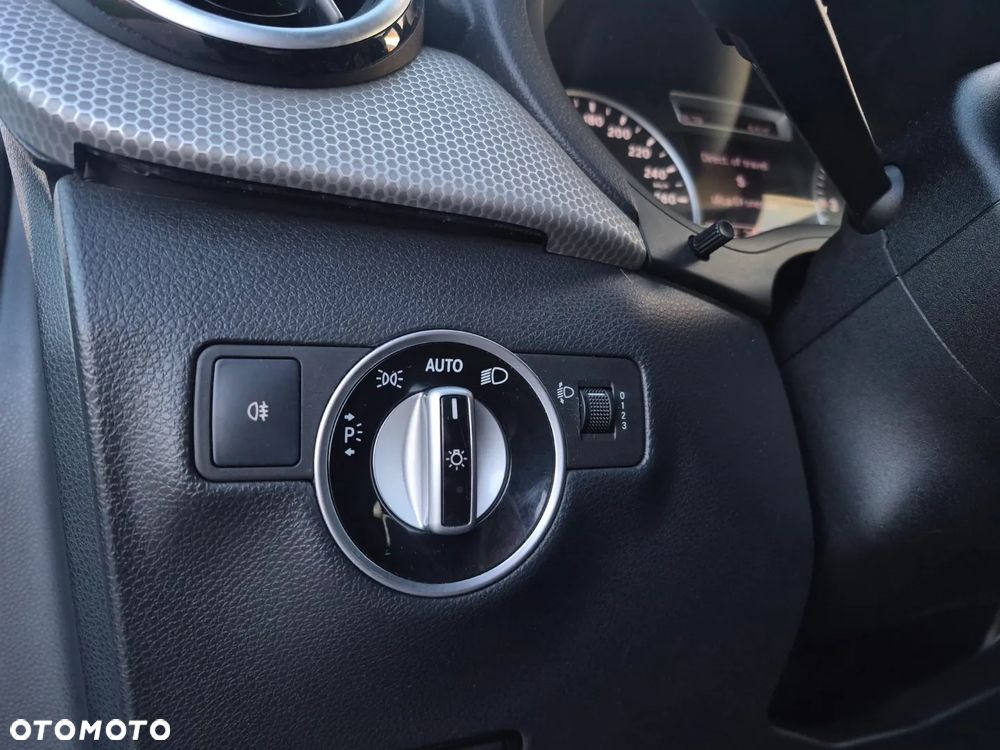 Mercedes-Benz Klasa B 200 BlueEFFICIENCY Edition 1 - 28