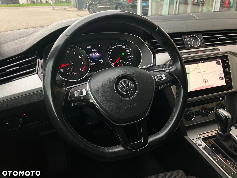 Volkswagen Passat - 23