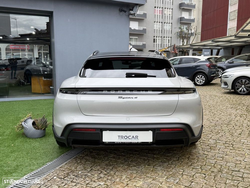 Porsche Taycan Cross Turismo 4 - 15