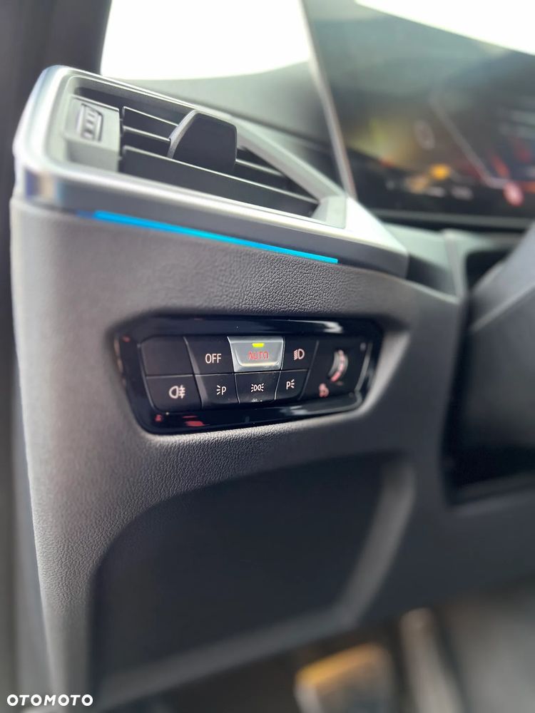 BMW Seria 3 330e M Sport - 29