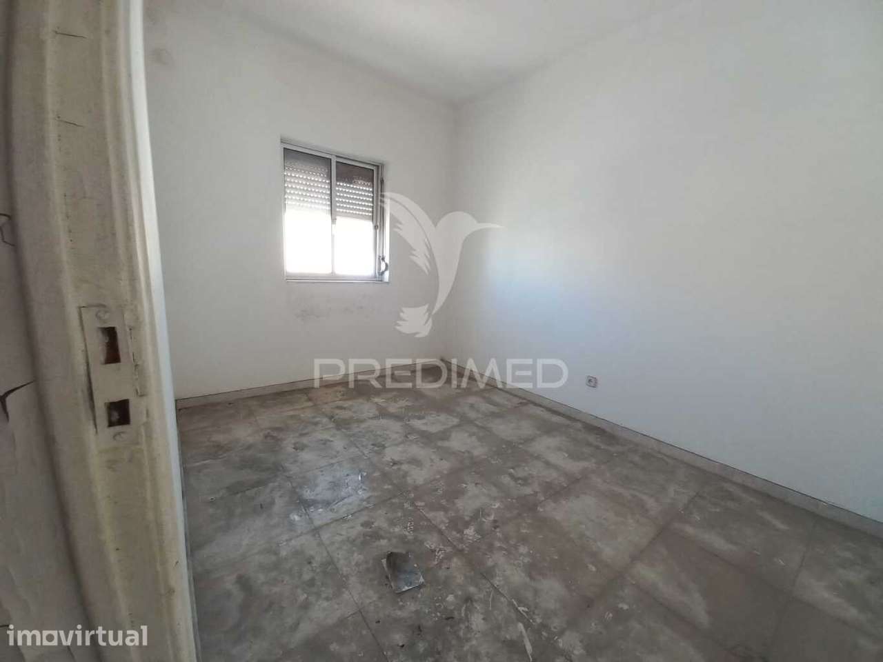 Apartamento T1 na Baixa da Banheira – Excelente Localização e Oport... - Grande imagem: 2/6