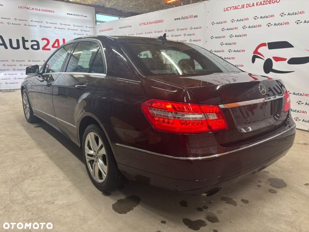 Mercedes-Benz E-Class 2010 photo 4