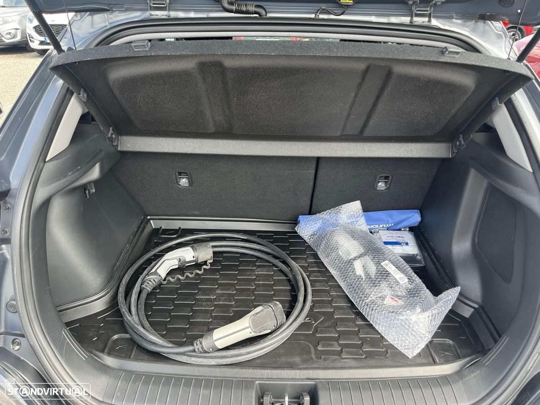 Hyundai Kauai EV 64 kWh Premium+LED - 12
