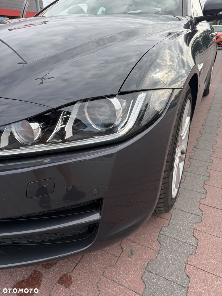 Jaguar XE 2.0 D AWD R-Sport - 12