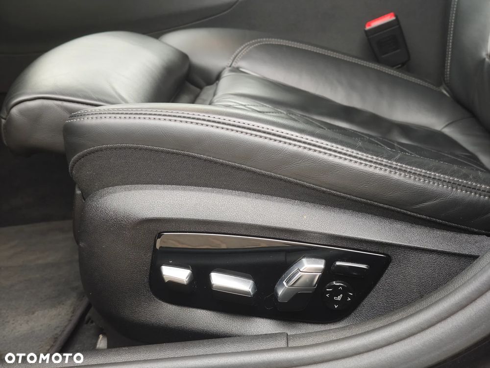 BMW Seria 5 540i xDrive - 17