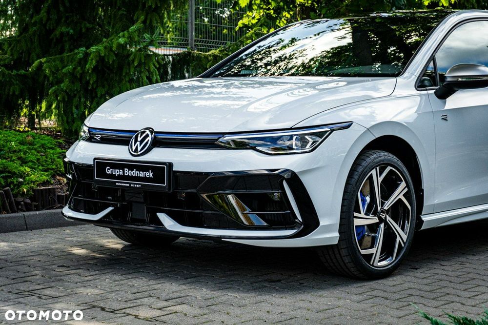 Volkswagen Golf - 22