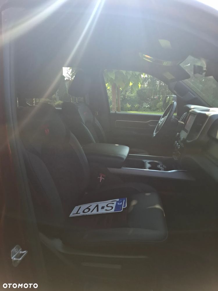 RAM 1500 5.7 Crew Cab Bighorn - 9