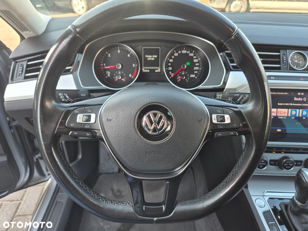 Volkswagen Passat - 35