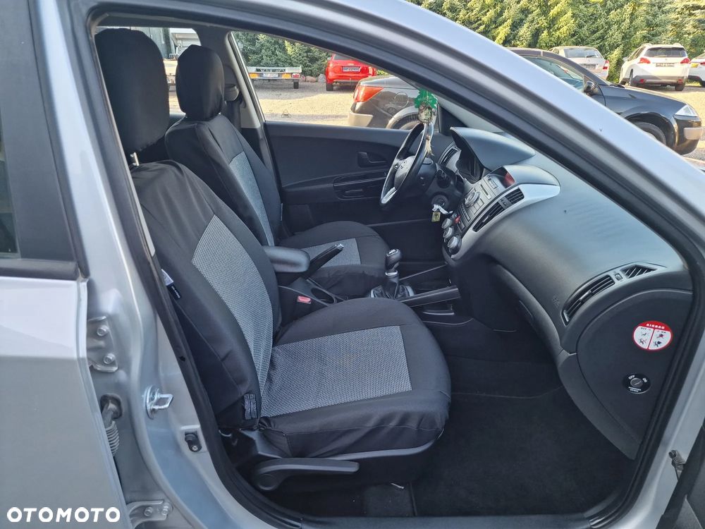 Kia Ceed 1.4 CVVT Spirit - 12