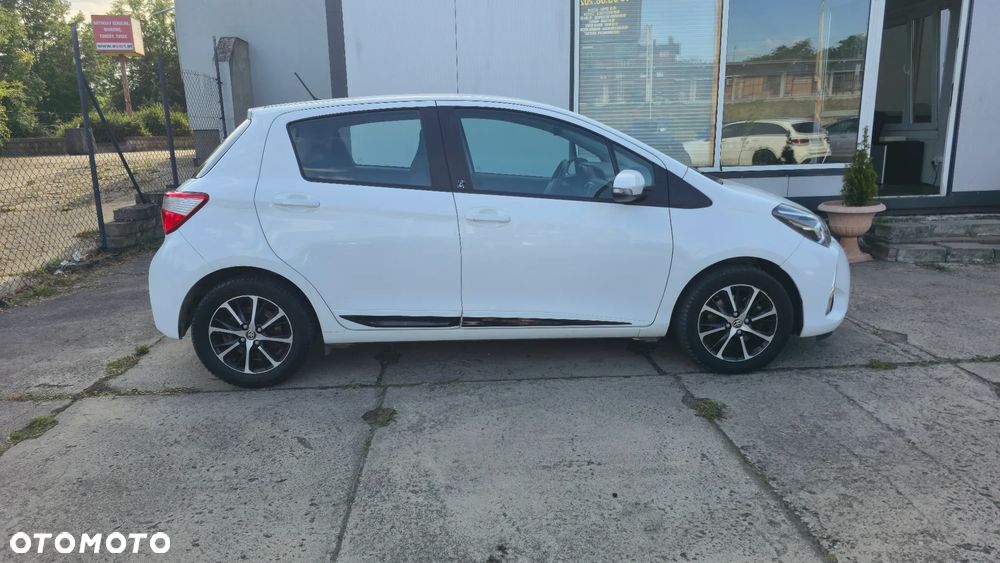 Toyota Yaris - 4