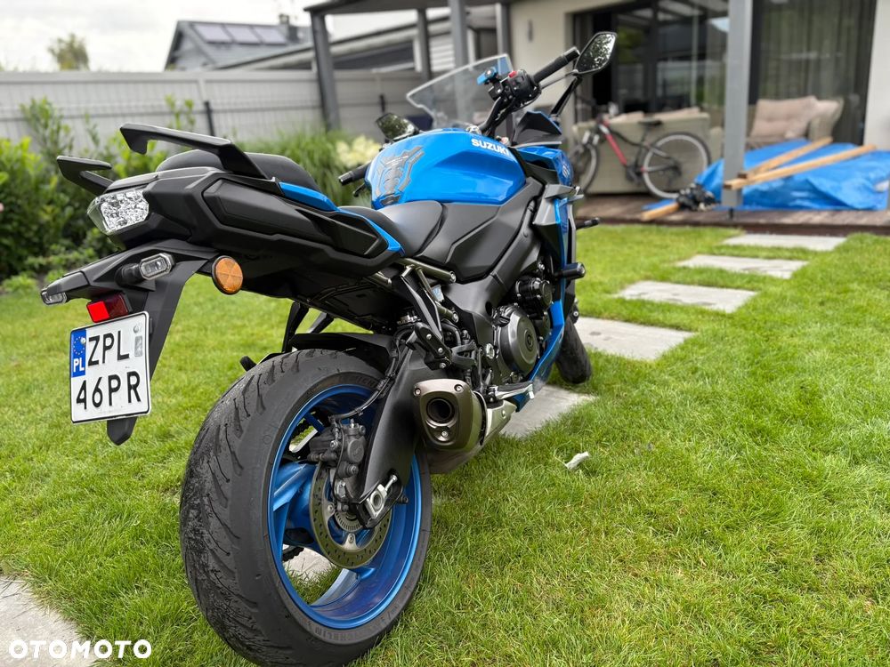 Suzuki GSX 1000 - 4