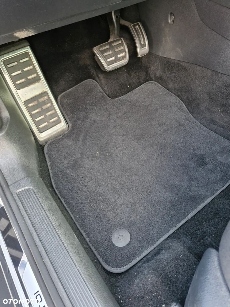 Volkswagen Golf - 23