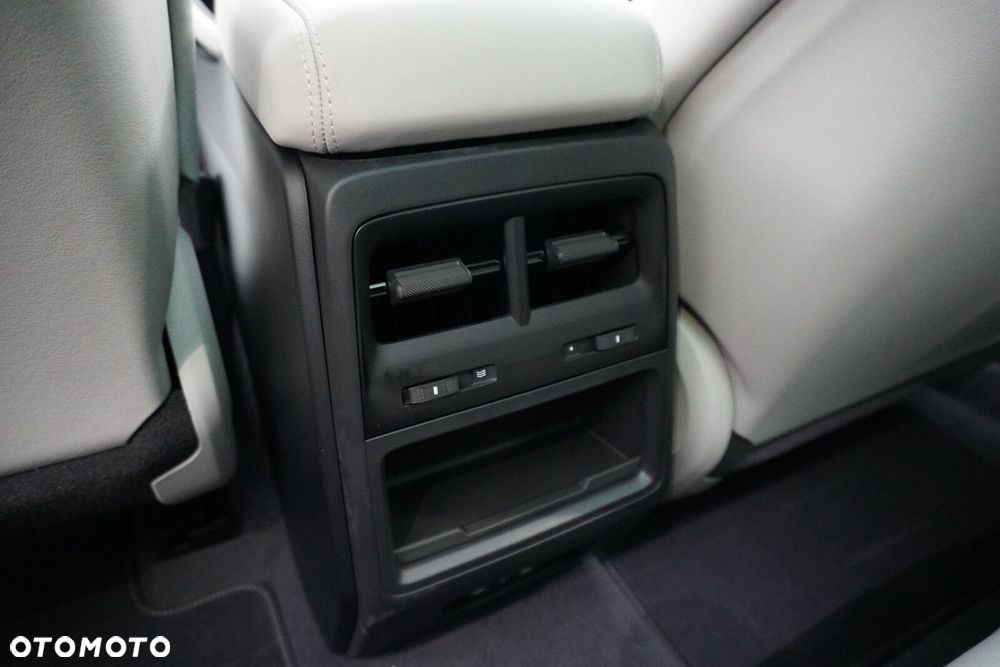 Porsche Macan - 25