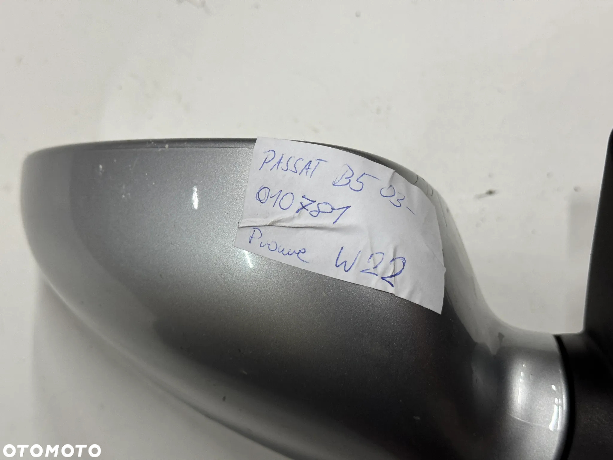 LUSTERKO ZEWNĘTRZNE PRAWE VOLKSWAGEN PASSAT B5	2003- - 4
