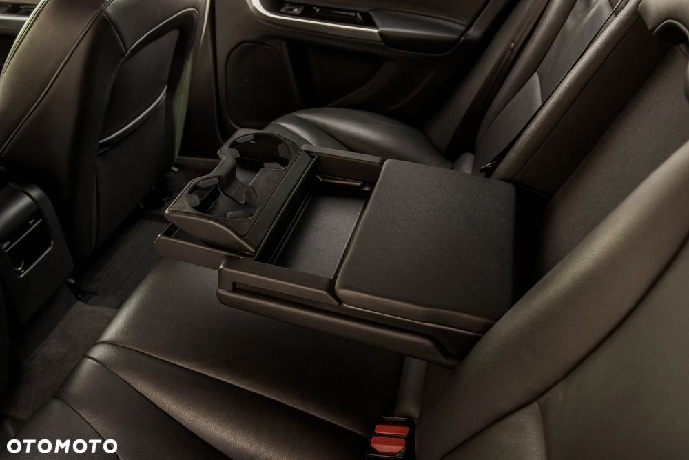 Volvo V60 Cross Country D3 Drive-E Summum - 30