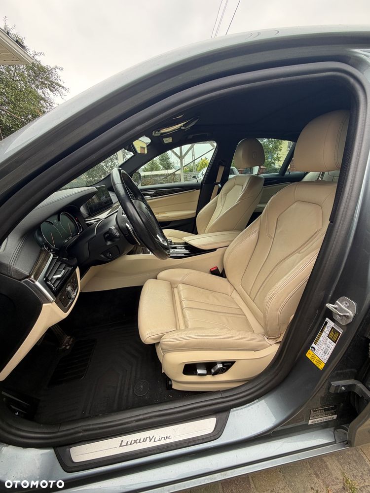 BMW Seria 5 540i Luxury Line sport - 8