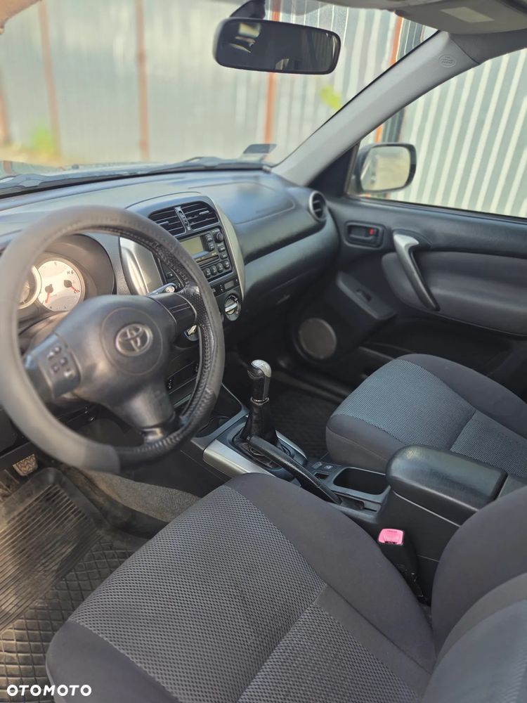 Toyota RAV4 2.0 D-4D 4x4 - 6
