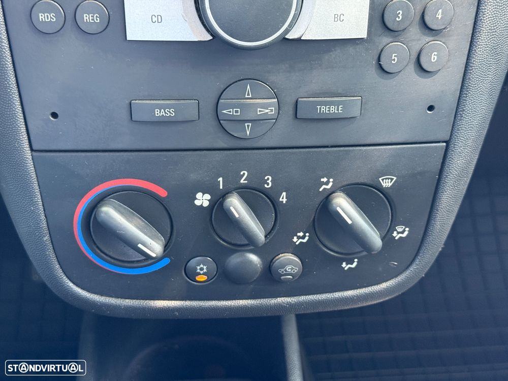 Opel Combo 1.3 CDTi - 11