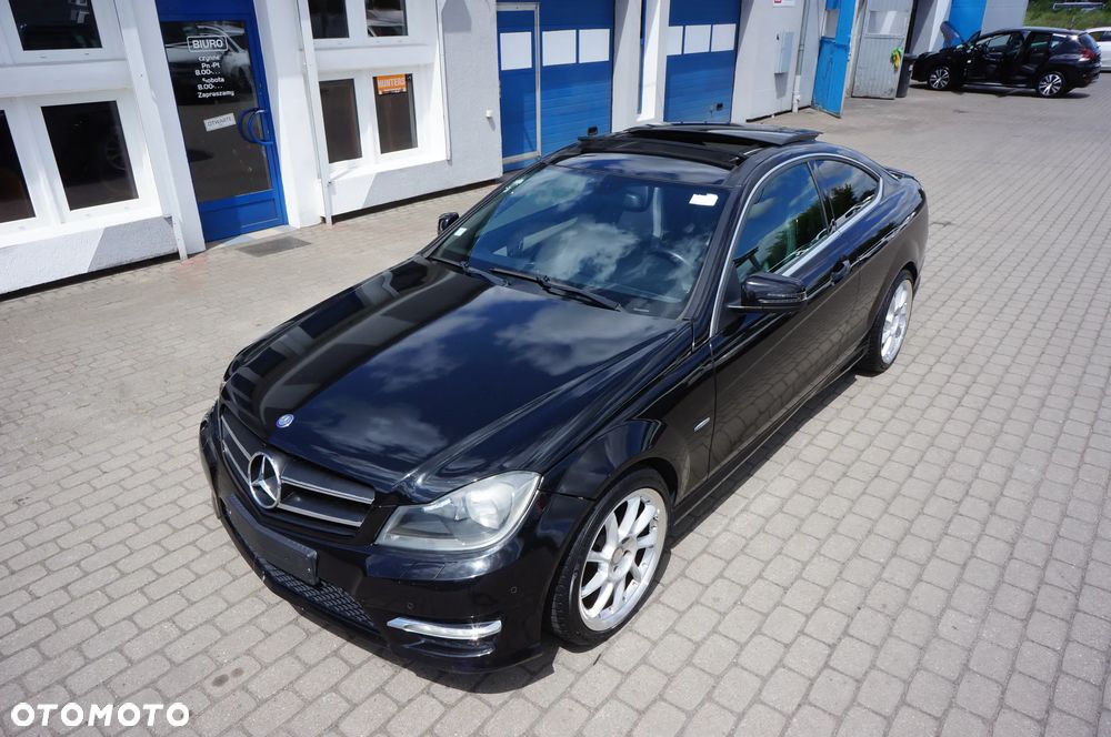 Mercedes-Benz Klasa C 220 CDI DPF BlueEFFICIENCY 7G-TRONIC Edition 1 - 15