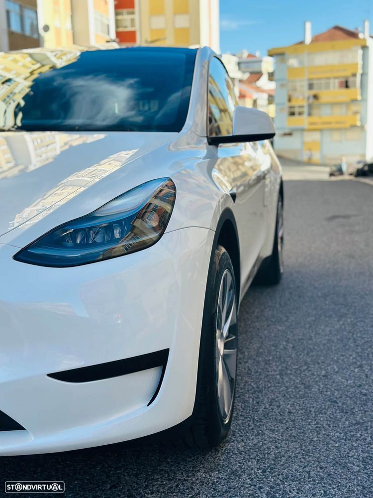 Tesla Model Y Standard RWD - 8