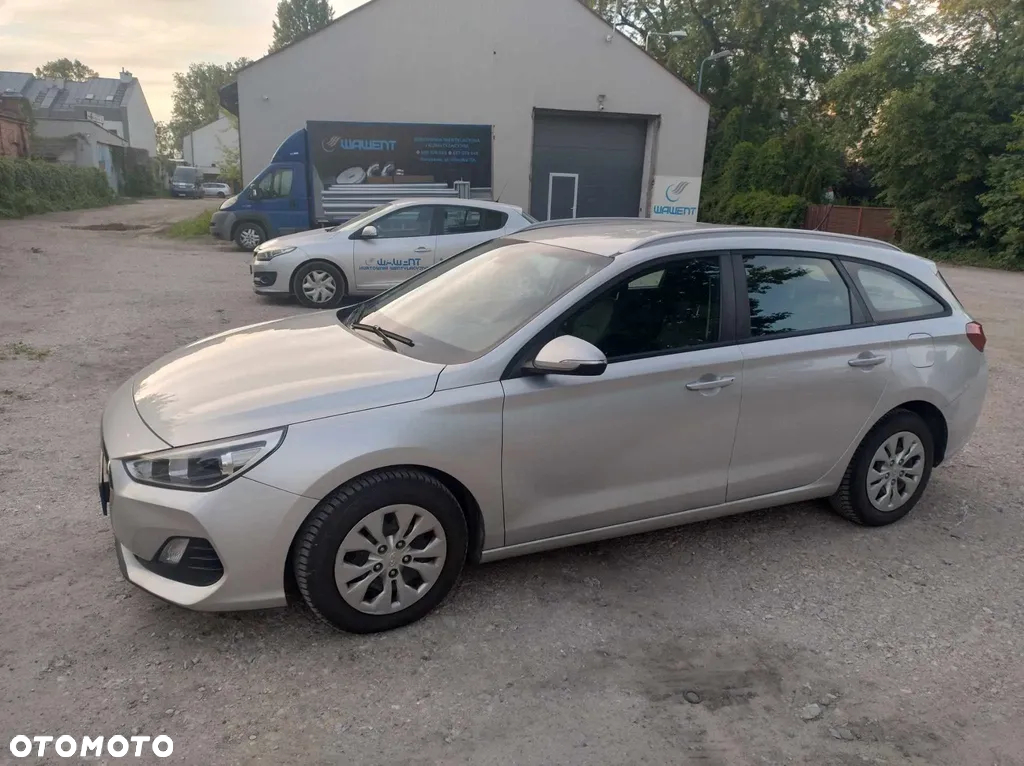 Hyundai i30 1.6 D Comfort - 4