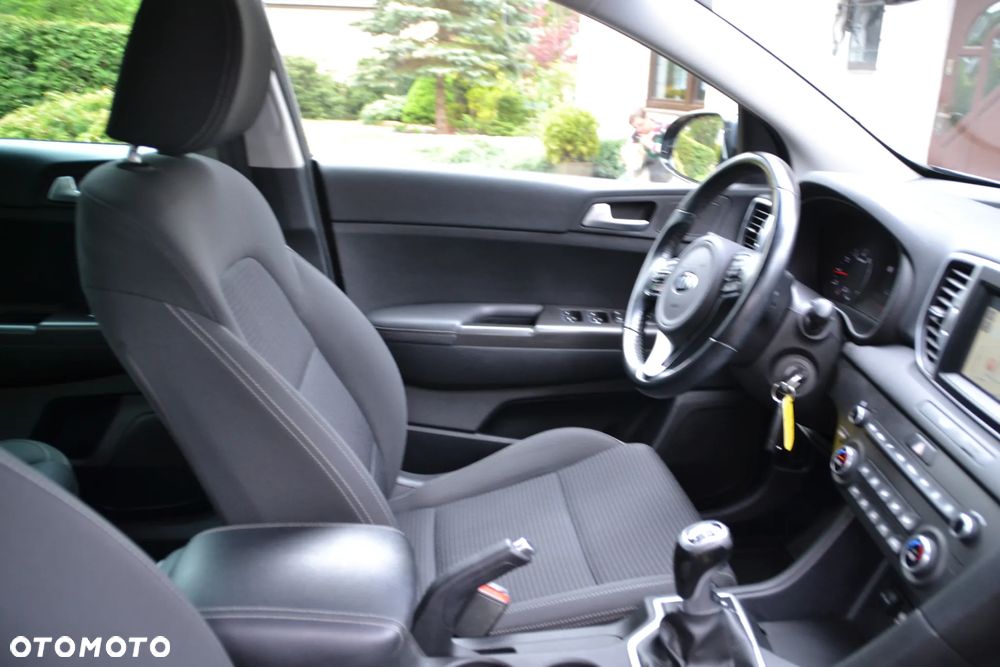 Kia Sportage 1.6 GDI 2WD ISG Dream-Team Edition - 31
