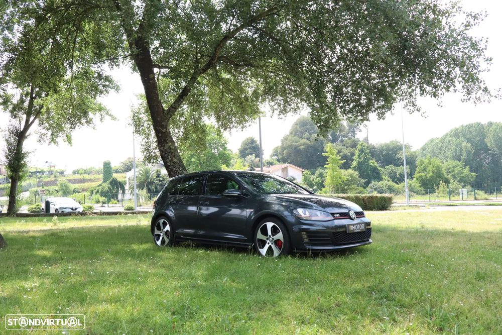 VW Golf 2.0 TSi GTi Performance - 1