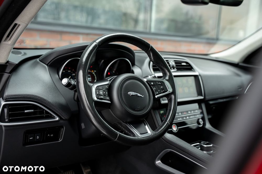 Jaguar F-Pace 25d AWD Prestige - 23