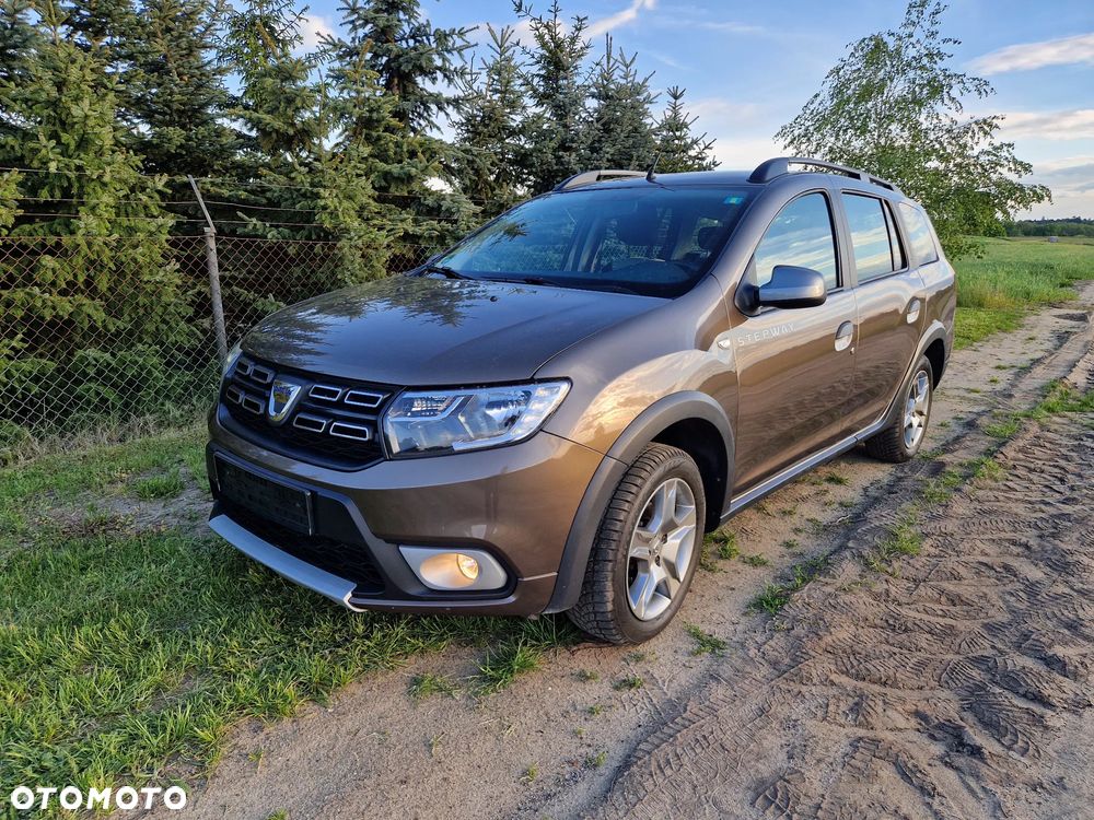 Dacia Logan TCe 90 S&S Stepway Celebration - 1