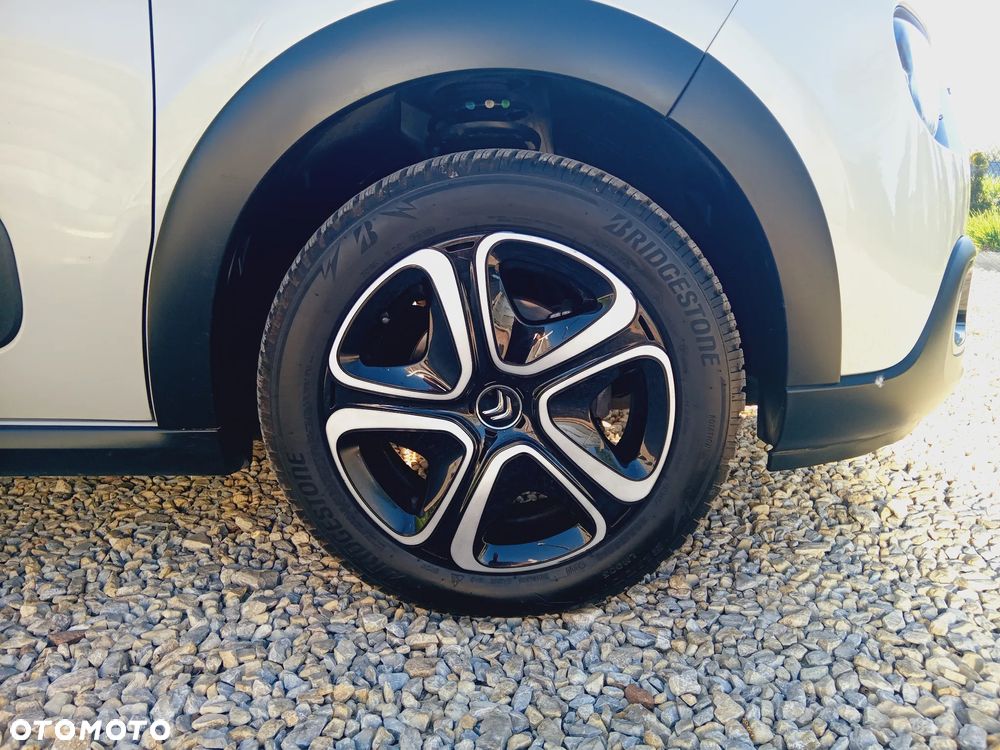 Citroën C3 1.2 PureTech Shine - 17