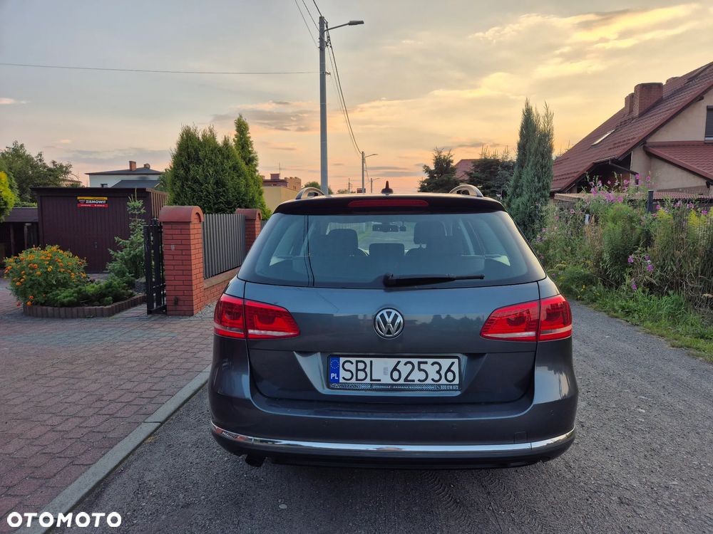 Volkswagen Passat 1.6 TDI Comfortline - 11