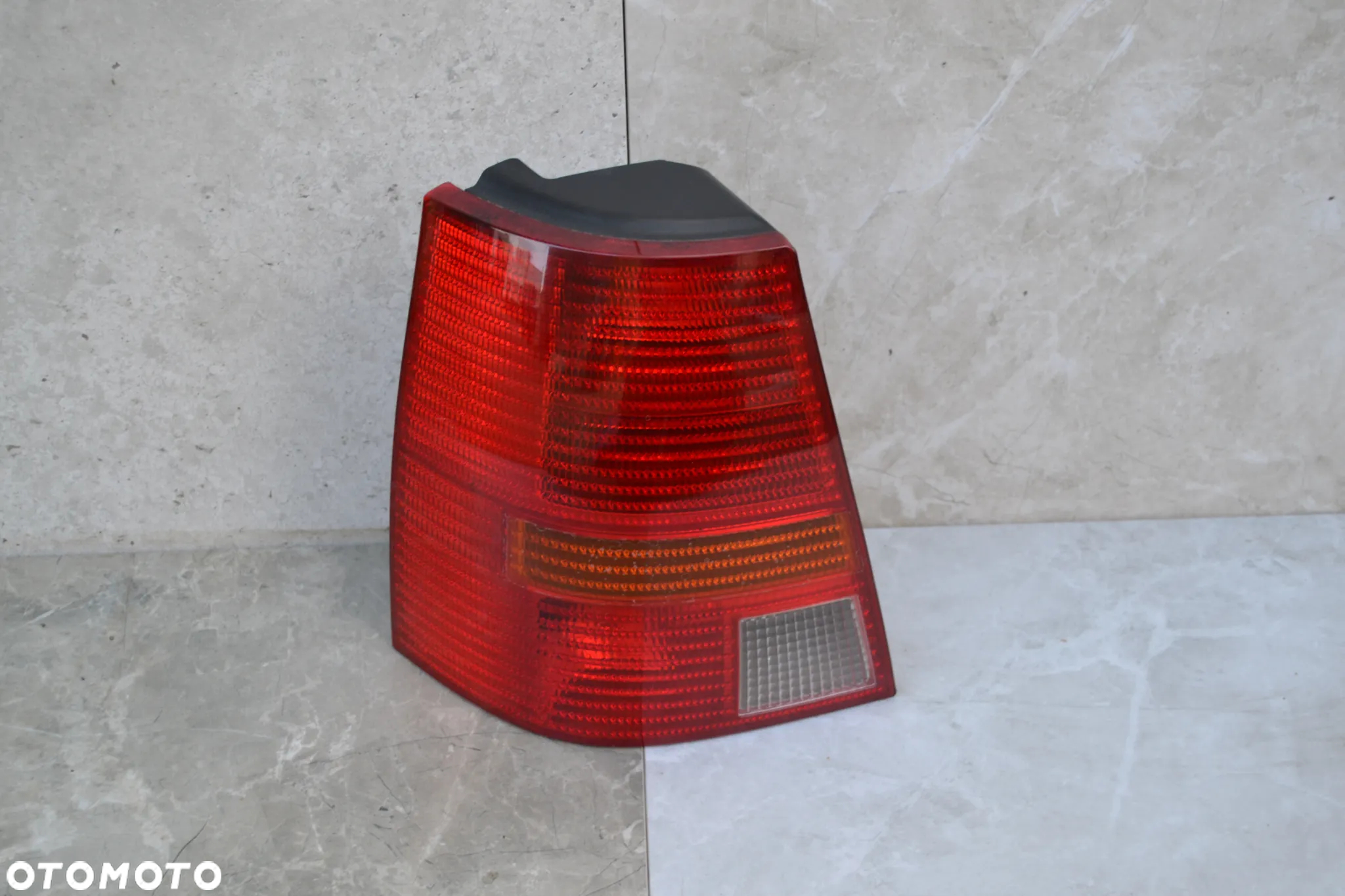 VW GOLF IV BORA KOMBI LAMPA TYŁ TYLNA PRAWA LEWA KOMPLETNA Z WKŁADEM  ORGINAŁ 1J9945075P - 2