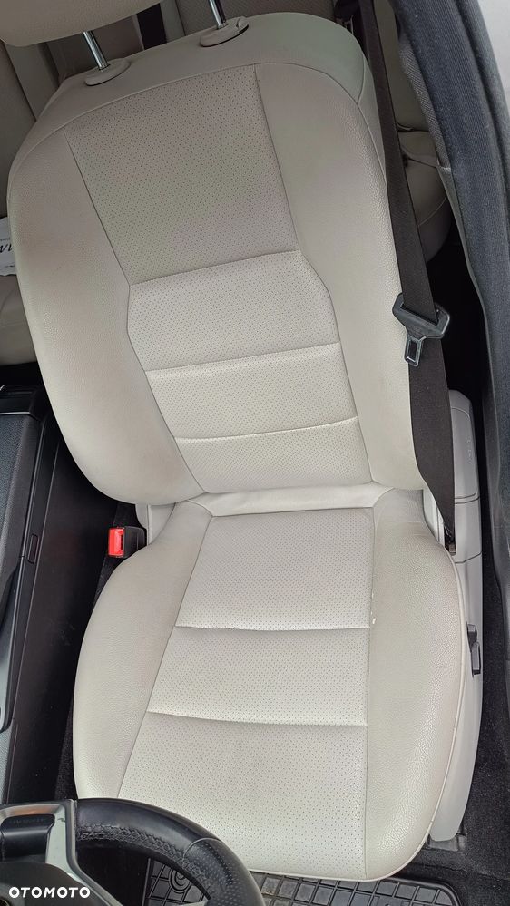 Mercedes-Benz Klasa C 250 CGI Automatik BlueEFFICIENCY - 16
