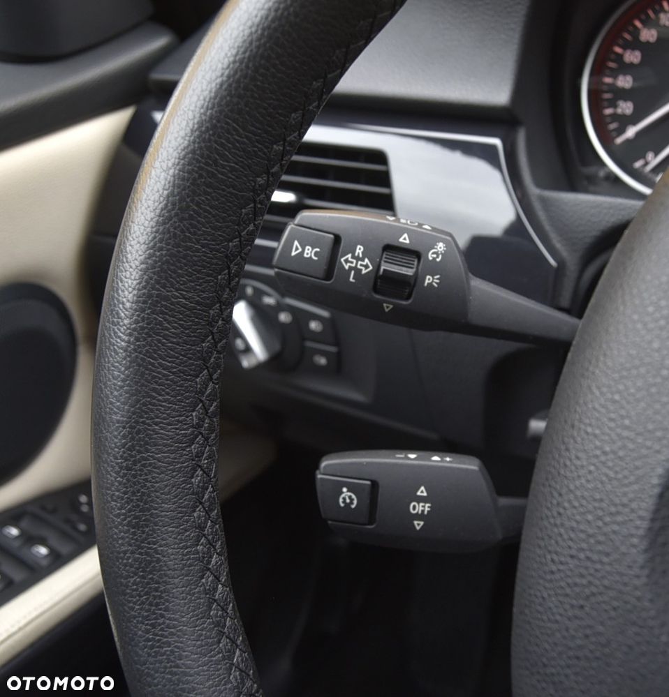 BMW Seria 3 325xi - 28