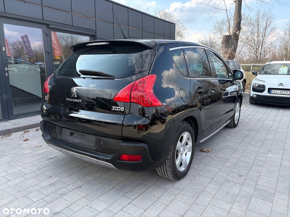 Peugeot 3008 Hybrid4 - 8