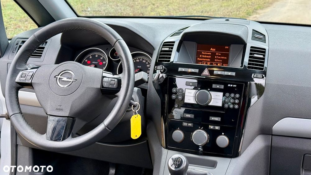 Opel Zafira - 22