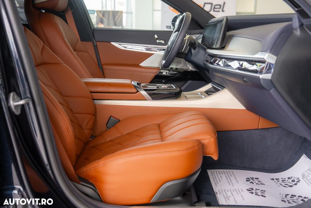 BMW Seria 7 740d xDrive MHEV - 17